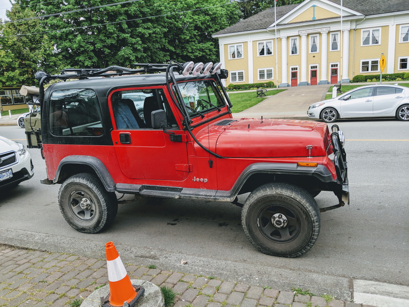 Illustration for article titled DOTS: Fort Langley Jeeps